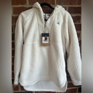 NWT The North Face Hooded Half Zip Size Medium